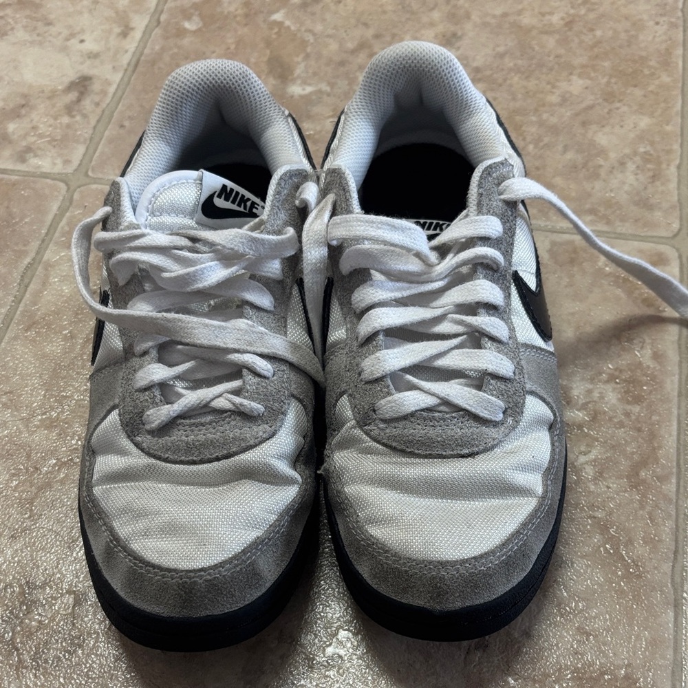 Nike Kids Boys Shoes size 5y